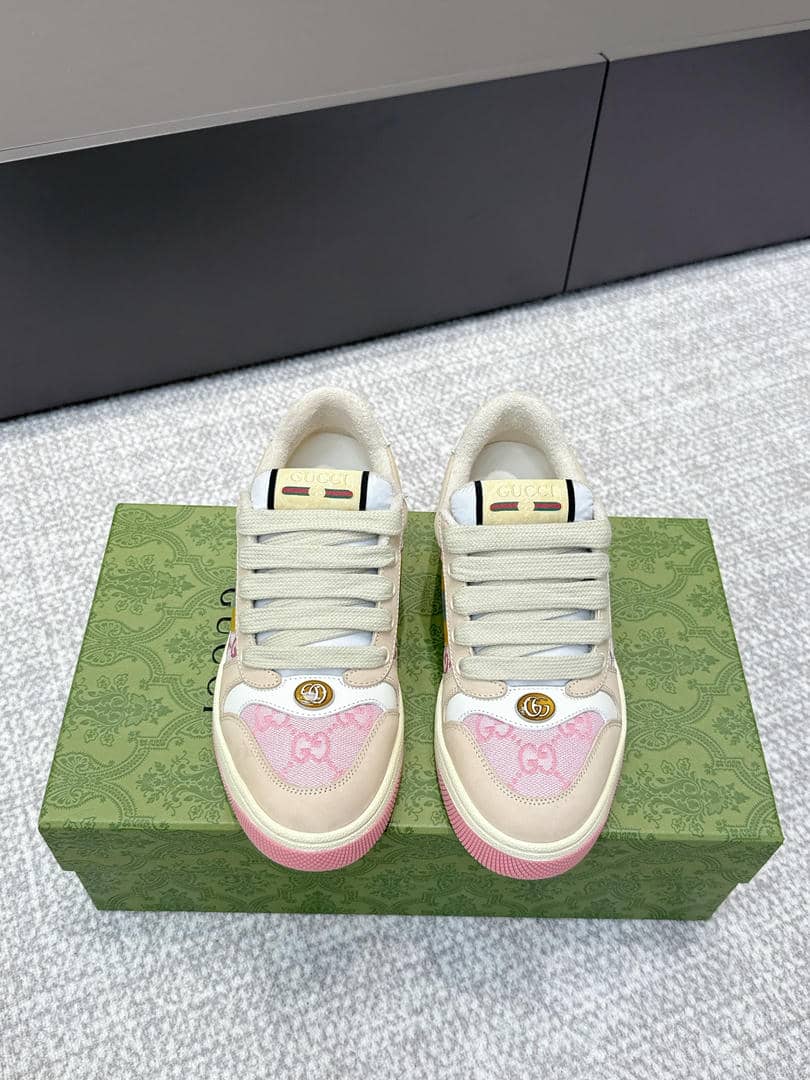 004 Sneaker